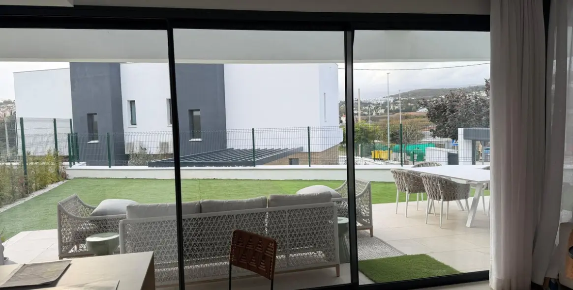 Sale of detached villa in Estepona 33