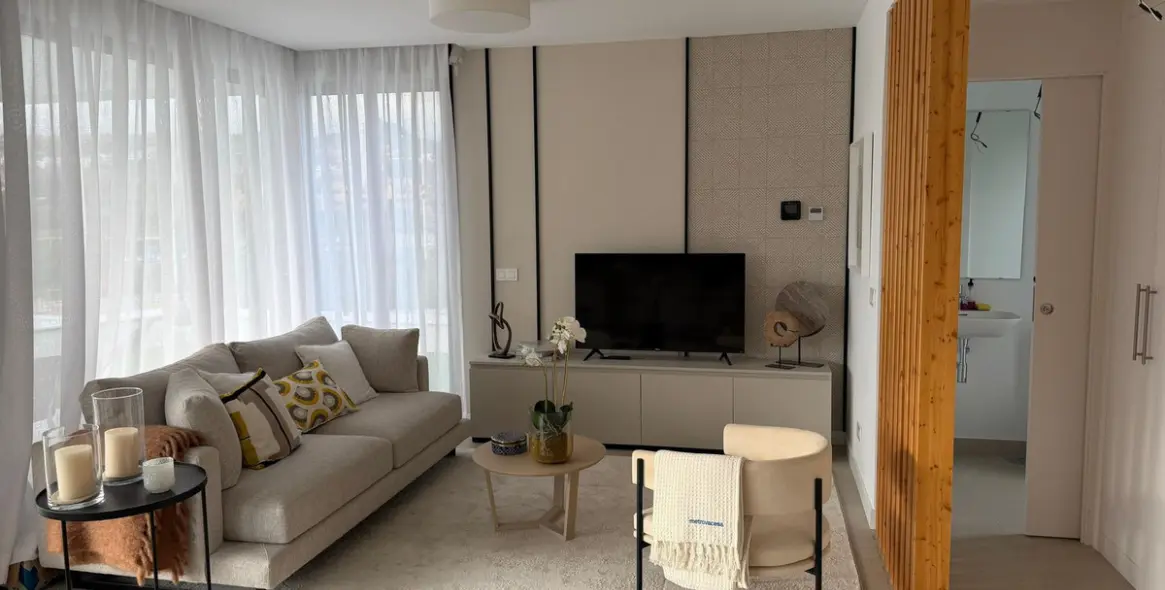 Sale of detached villa in Estepona 44