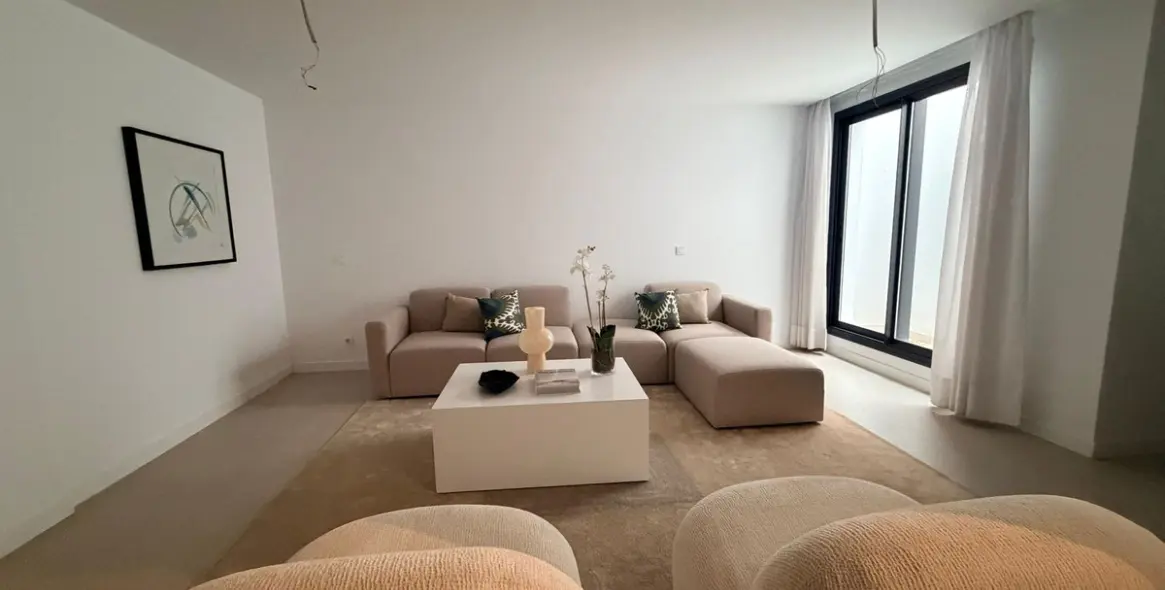 Sale of detached villa in Estepona 48