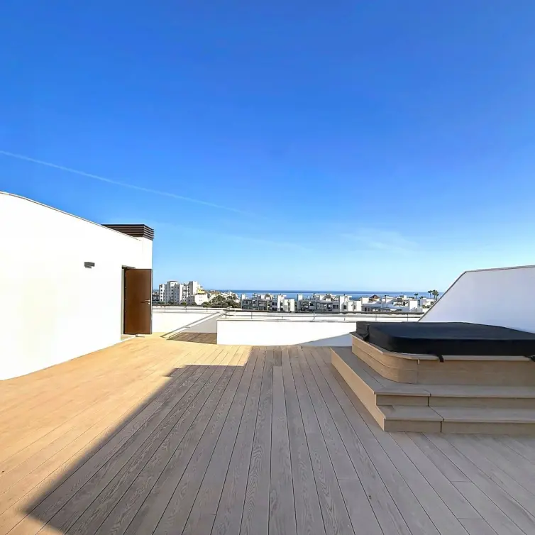 Sale of penthouse in Estepona