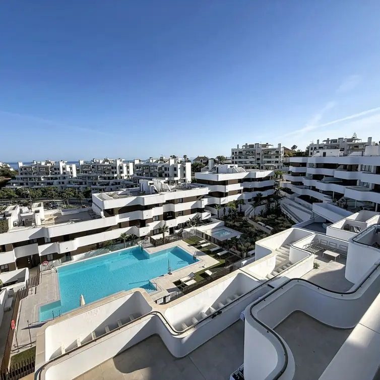 Sale of penthouse in Estepona