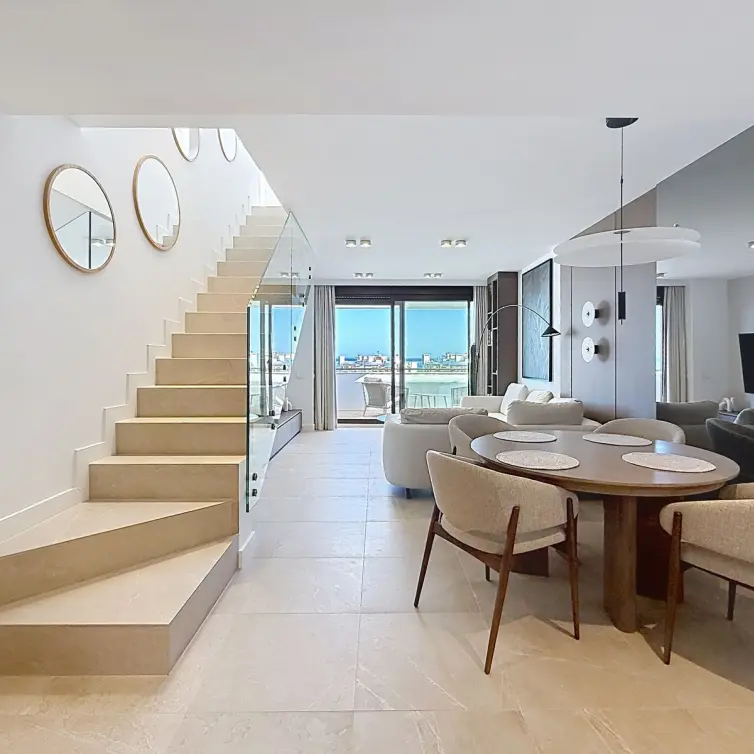 Sale of penthouse in Estepona