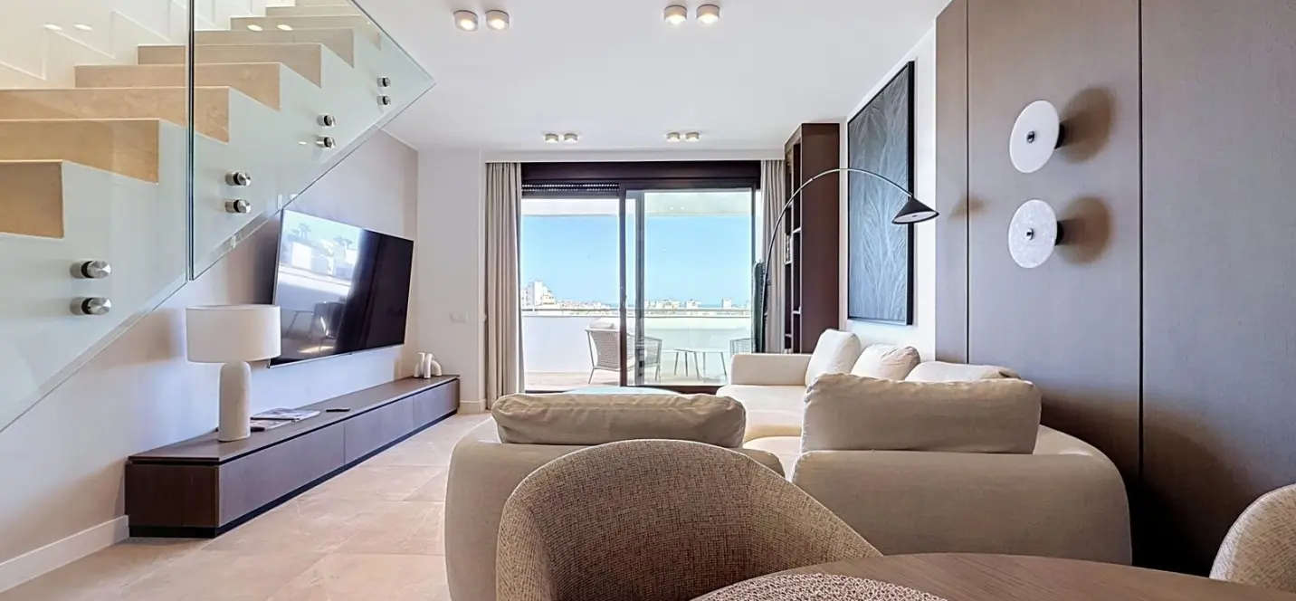 Sale of penthouse in Estepona 4