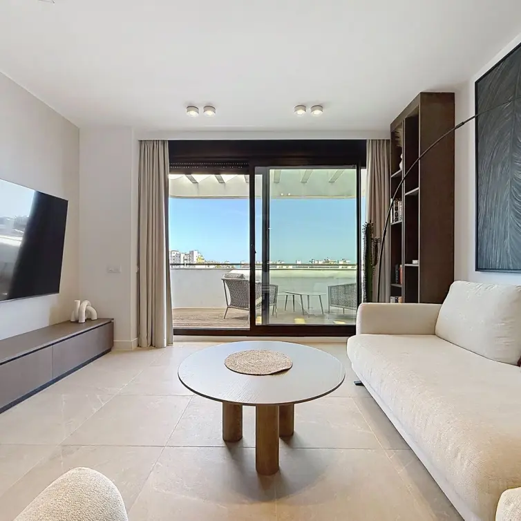 Sale of penthouse in Estepona