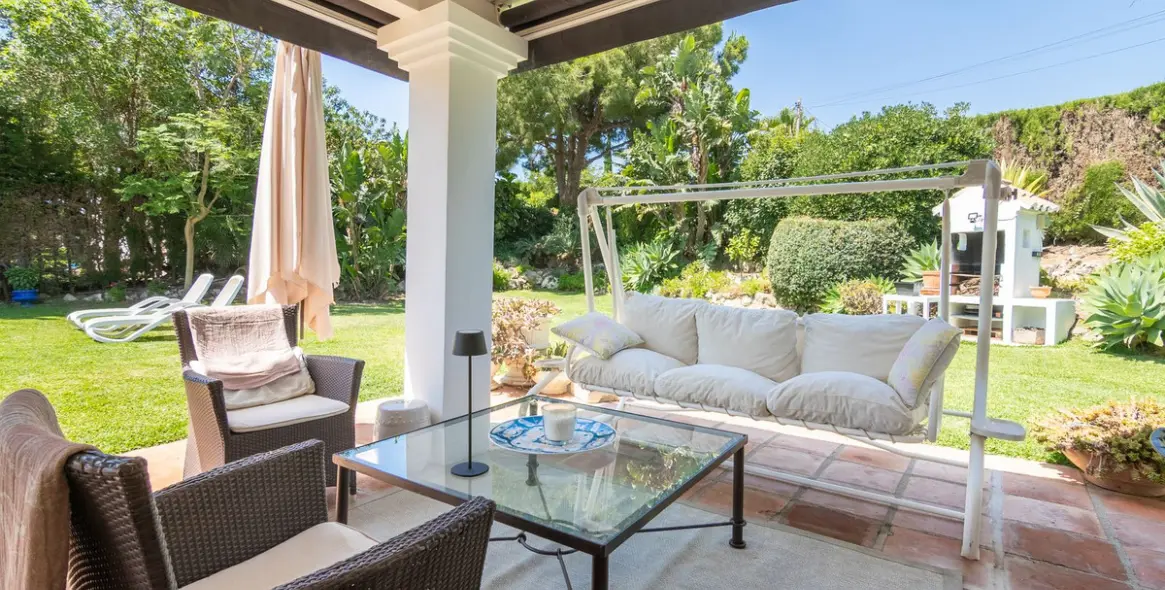 Продажа  отдельно стоящей виллы в Estepona 5