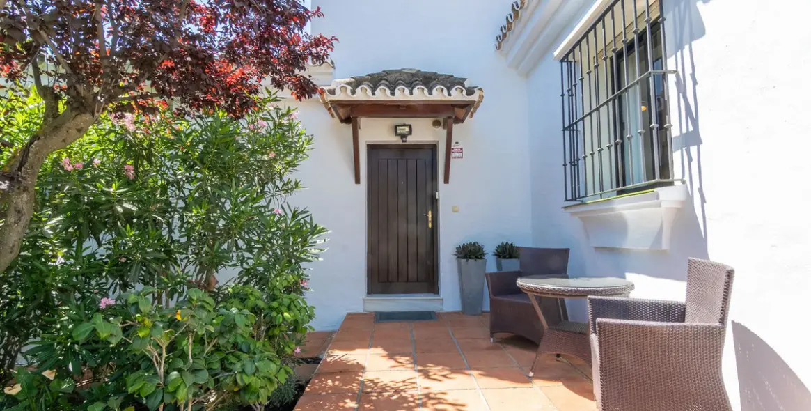 Продажа  отдельно стоящей виллы в Estepona 55