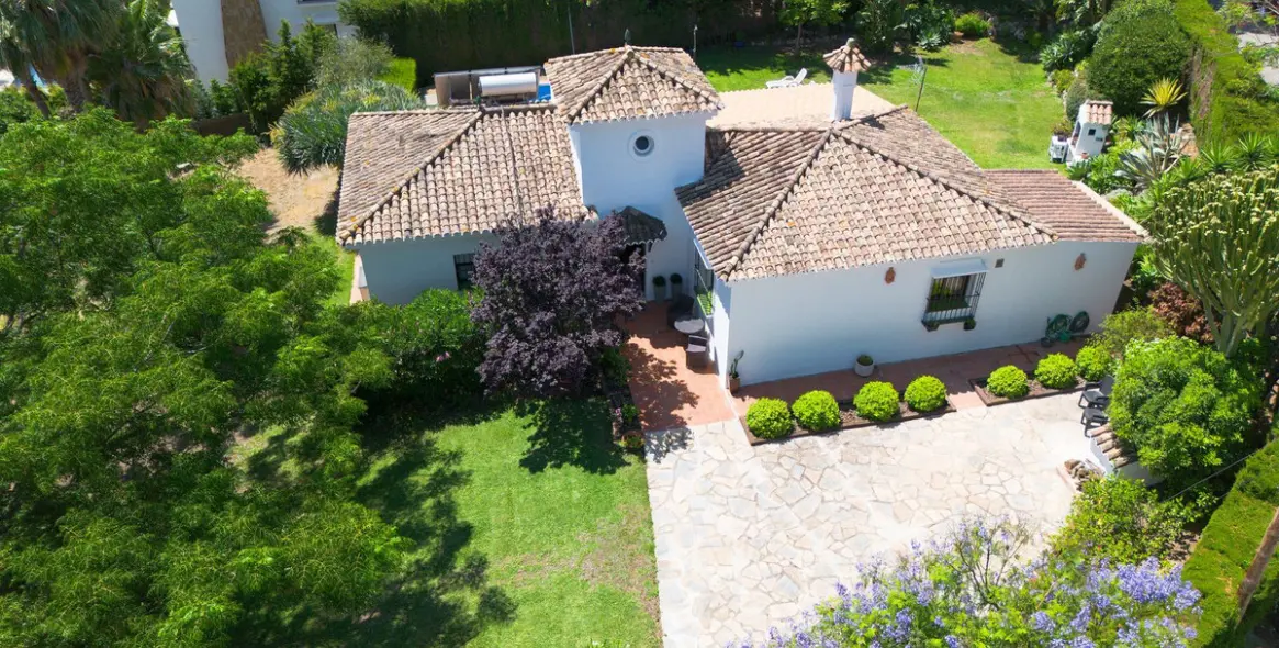 Продажа  отдельно стоящей виллы в Estepona 63