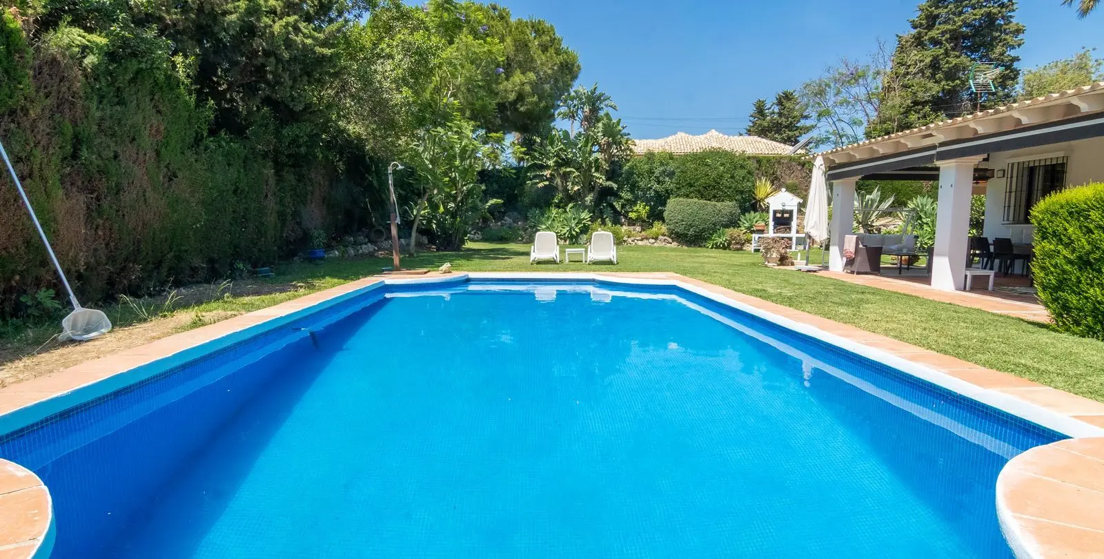 Продажа  отдельно стоящей виллы в Estepona 6