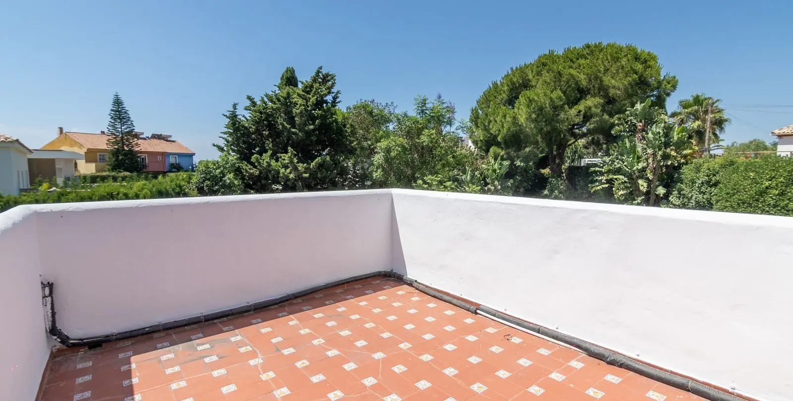Продажа  отдельно стоящей виллы в Estepona 16