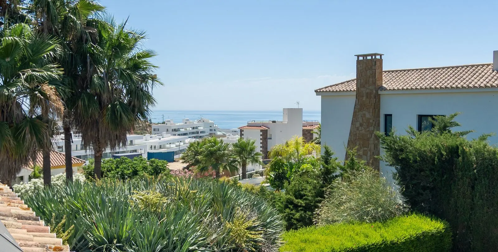 Продажа  отдельно стоящей виллы в Estepona 30