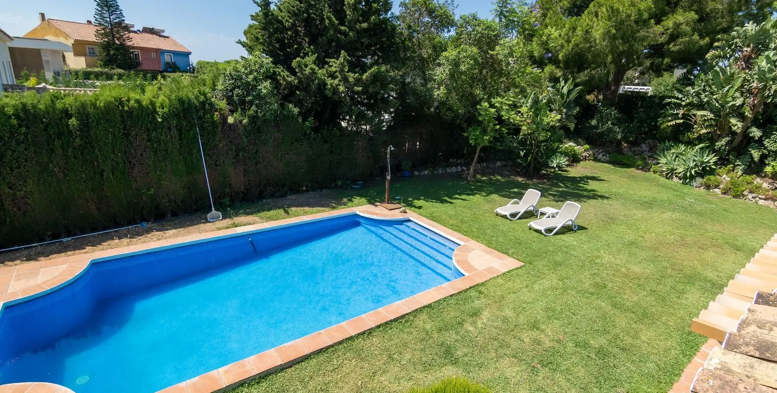 Продажа  отдельно стоящей виллы в Estepona 32