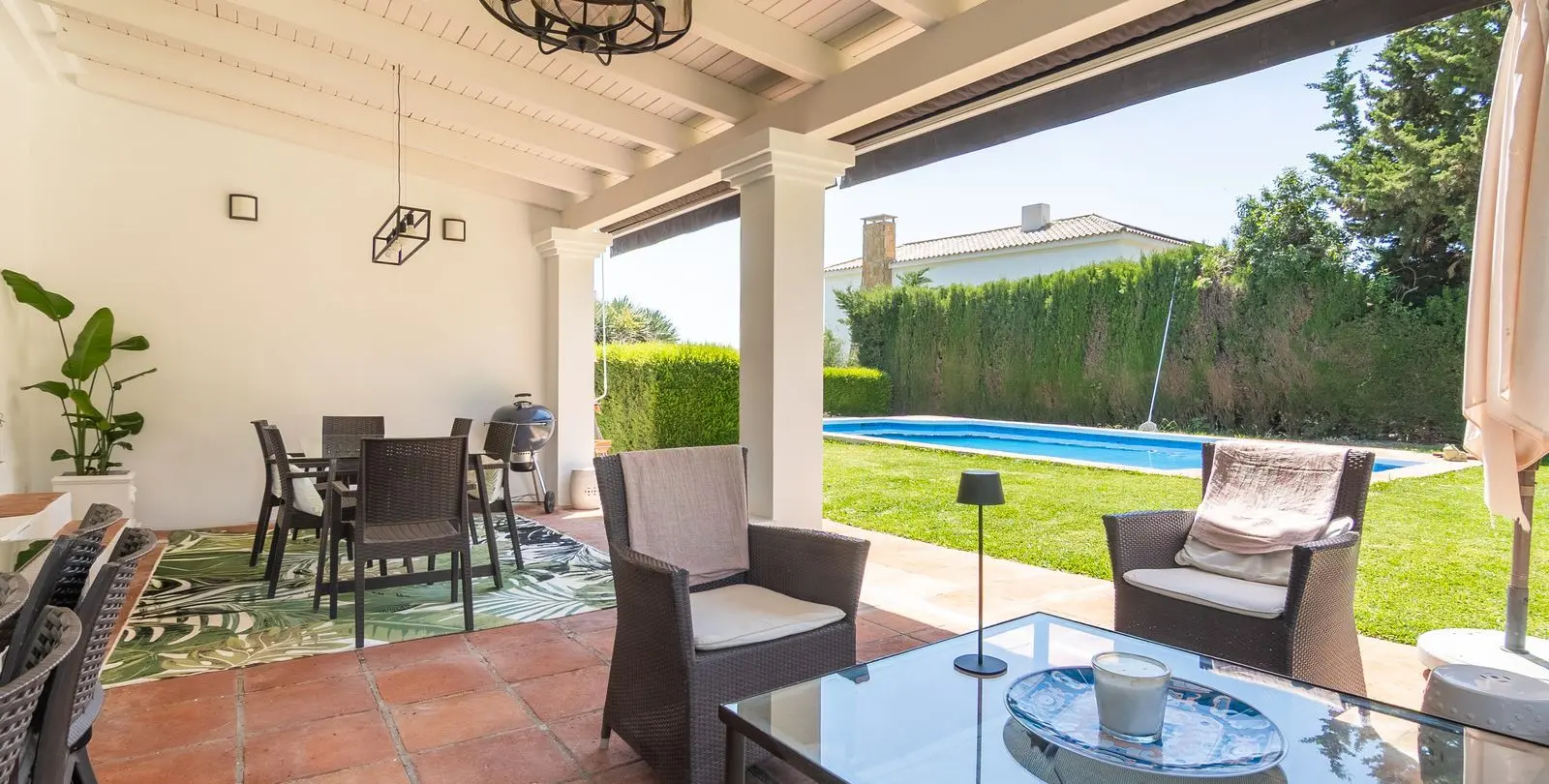 Продажа  отдельно стоящей виллы в Estepona 33