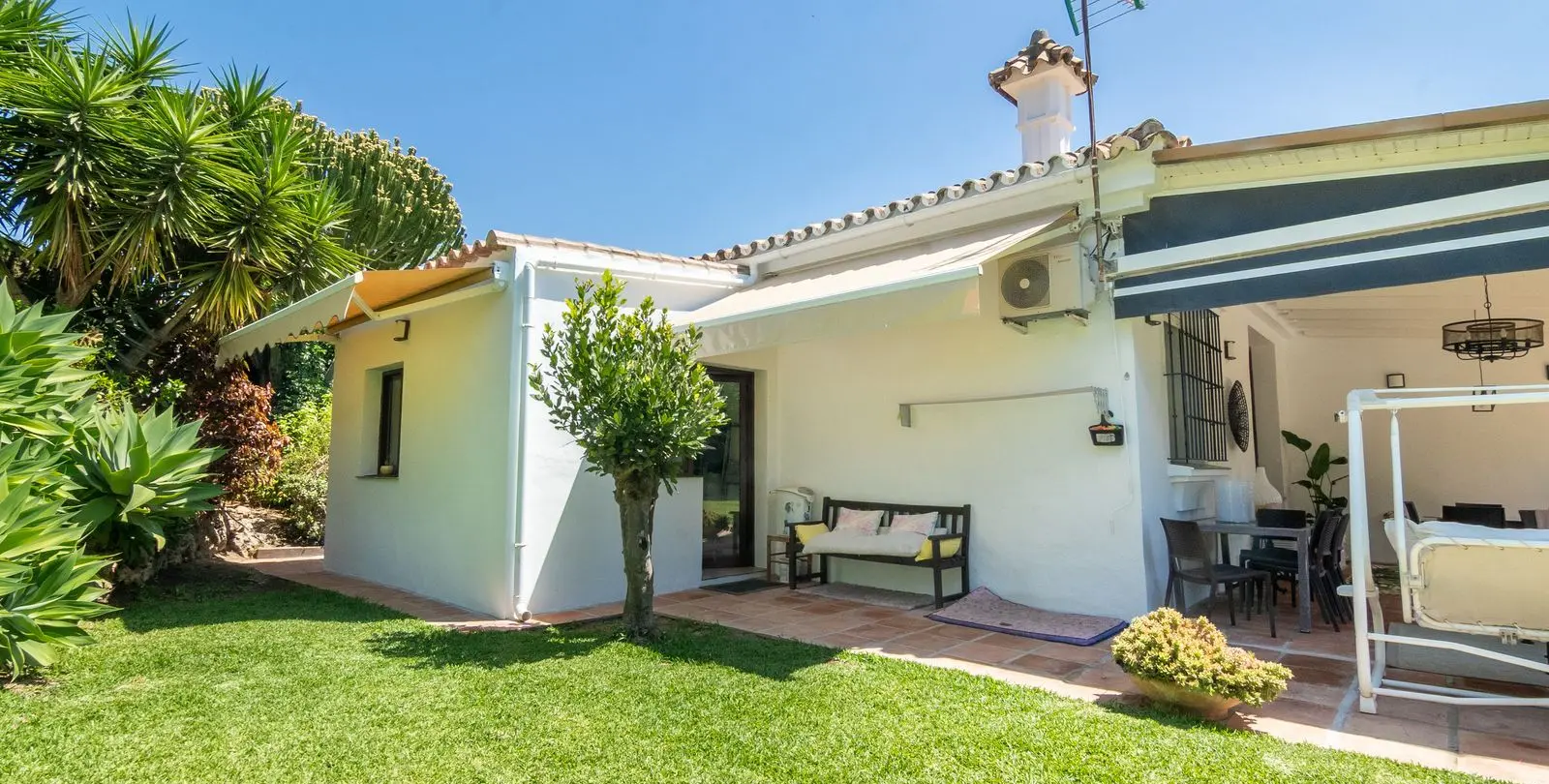Продажа  отдельно стоящей виллы в Estepona 34