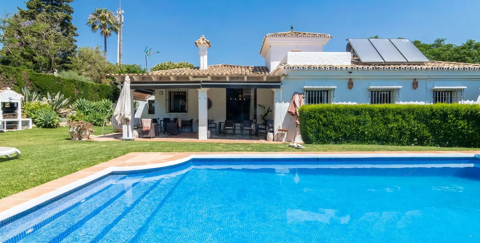 Продажа  отдельно стоящей виллы в Estepona 38