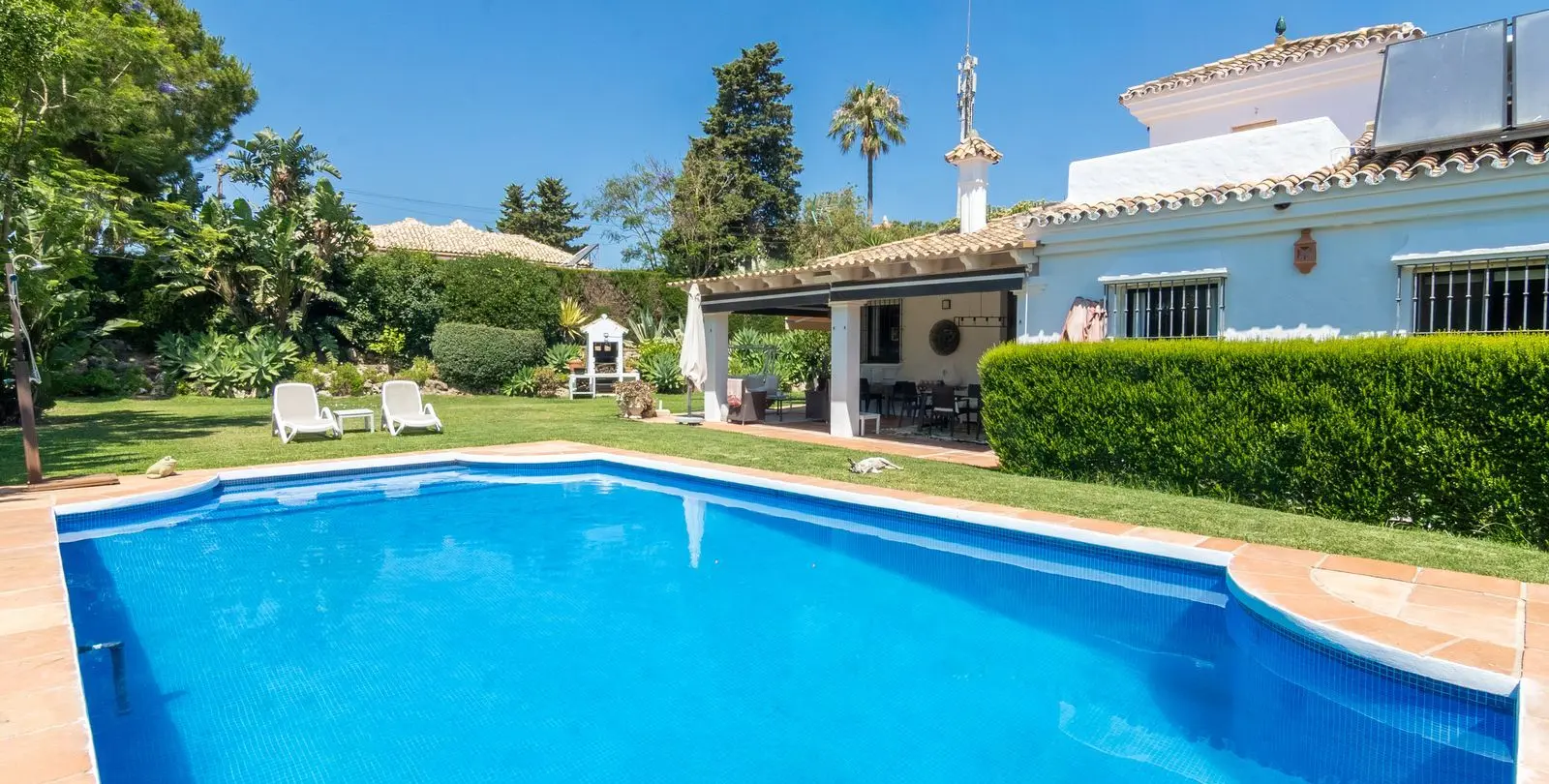 Продажа  отдельно стоящей виллы в Estepona 39