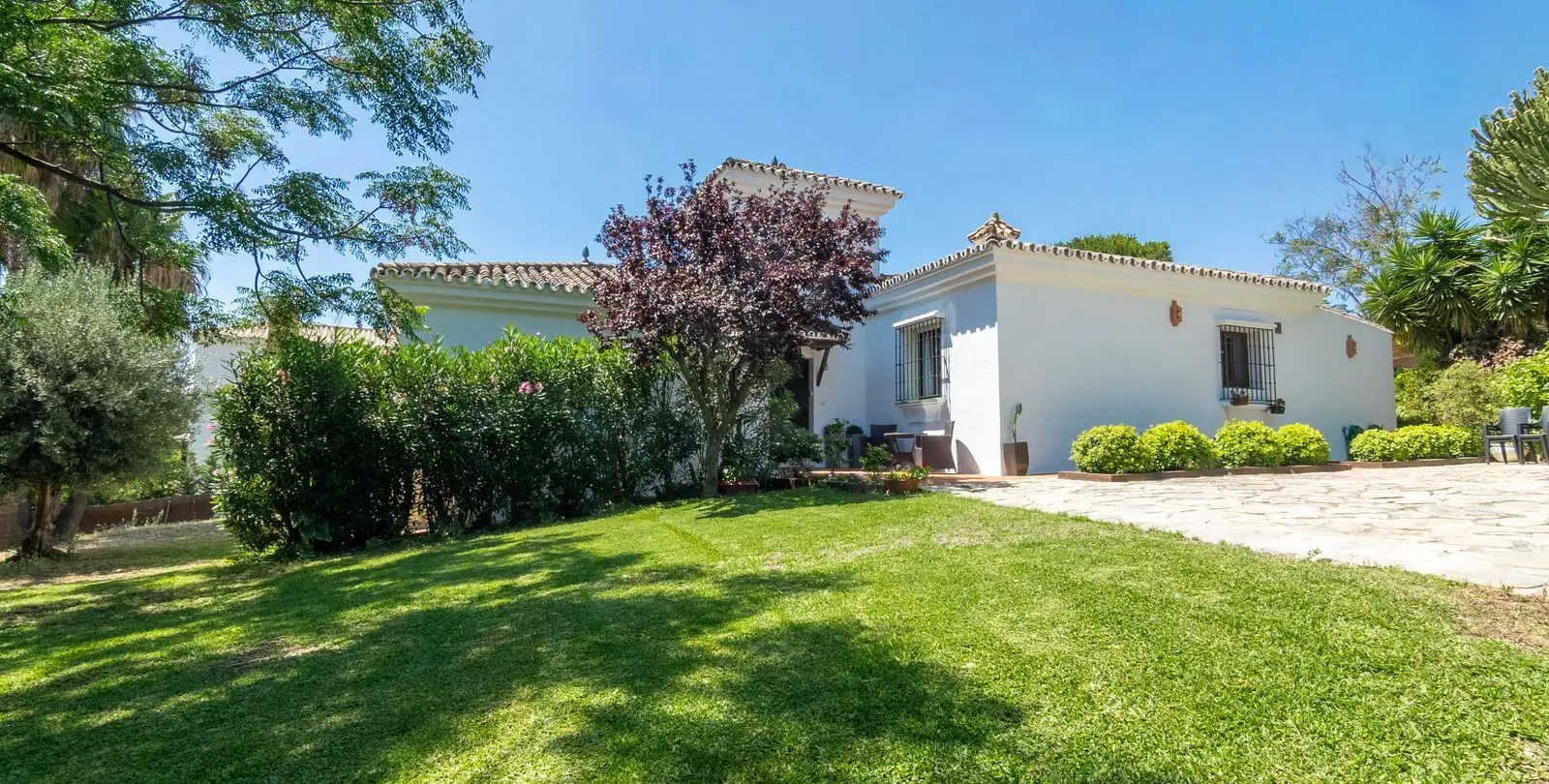Продажа  отдельно стоящей виллы в Estepona 41