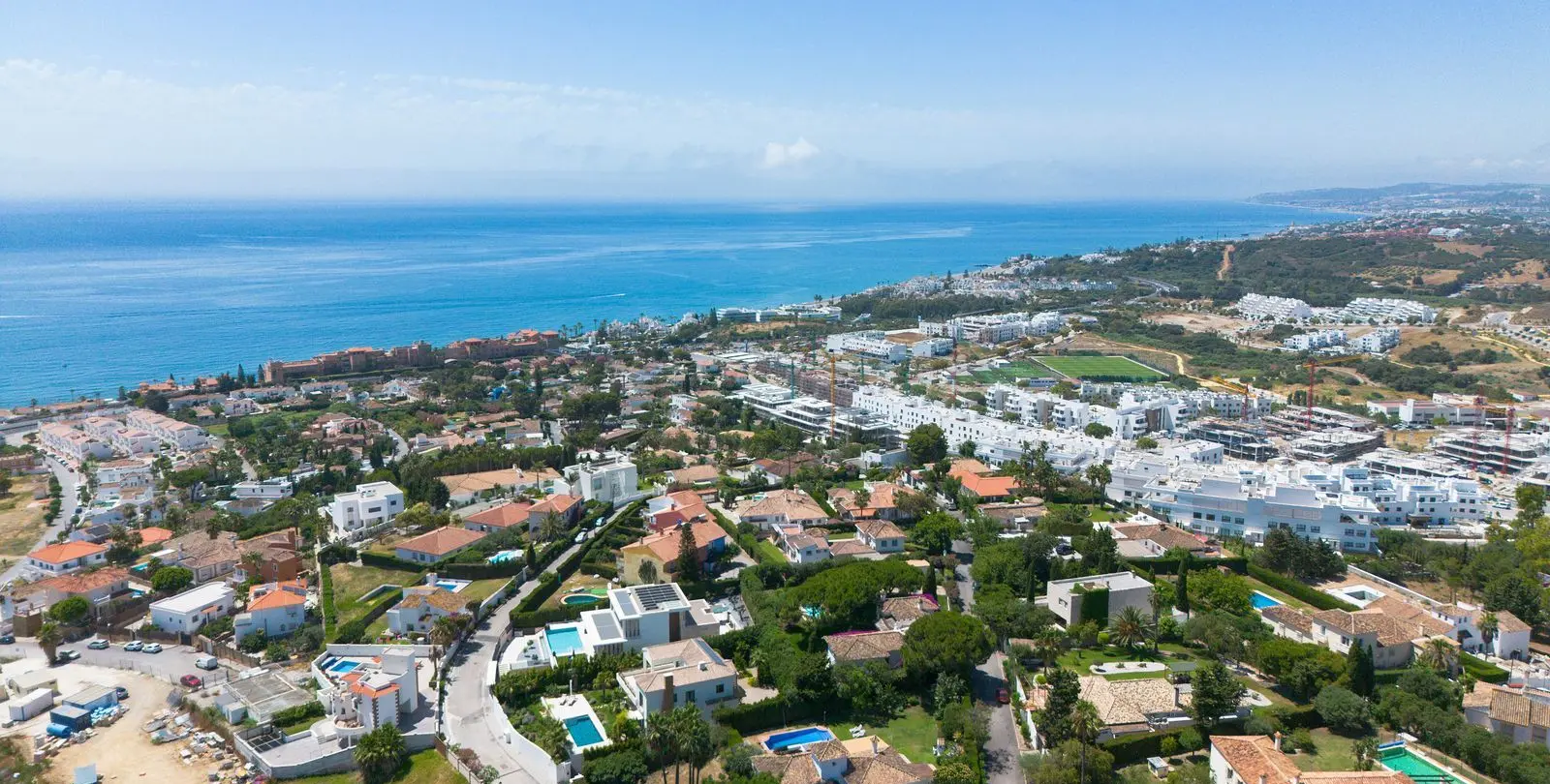 Продажа  отдельно стоящей виллы в Estepona 46