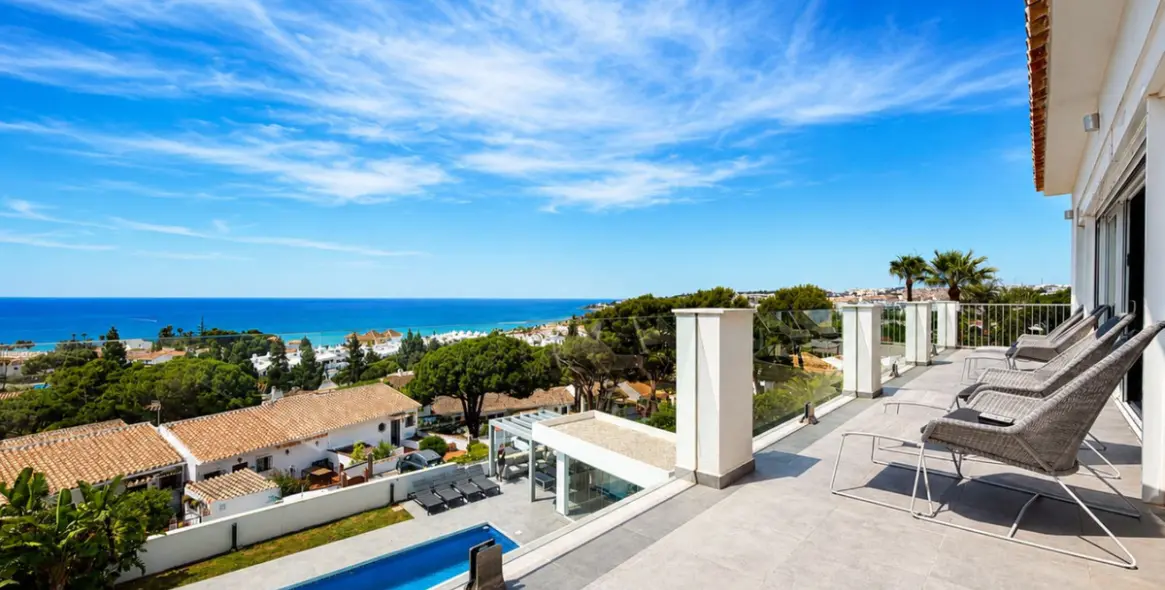 Продажа  отдельно стоящей виллы в La Cala de Mijas 1