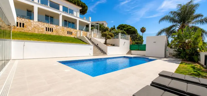 Продажа  отдельно стоящей виллы в La Cala de Mijas 1