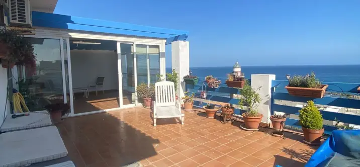 Long-term rent of penthouse in Estepona 0