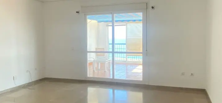 Long-term rent of penthouse in Estepona 2