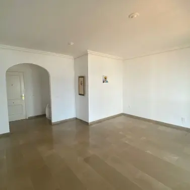 Long-term rent of penthouse in Estepona