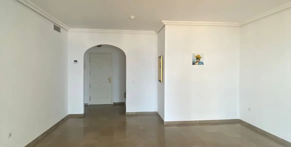 Long-term rent of penthouse in Estepona 5