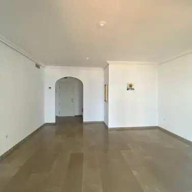 Long-term rent of penthouse in Estepona