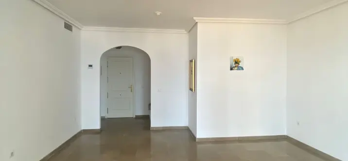 Long-term rent of penthouse in Estepona 4