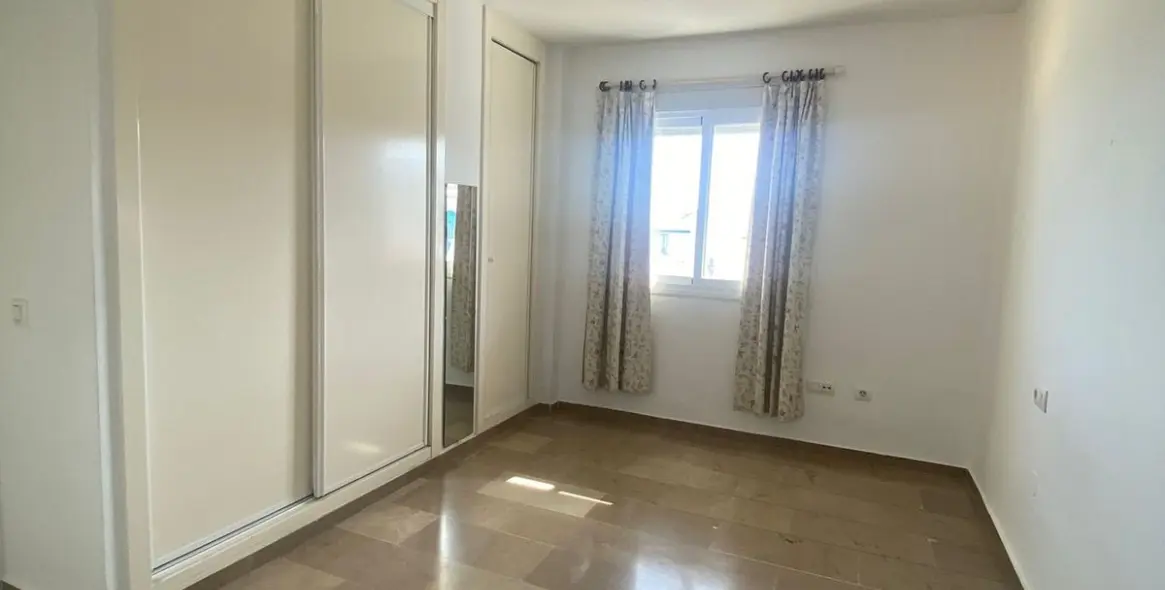 Long-term rent of penthouse in Estepona 6