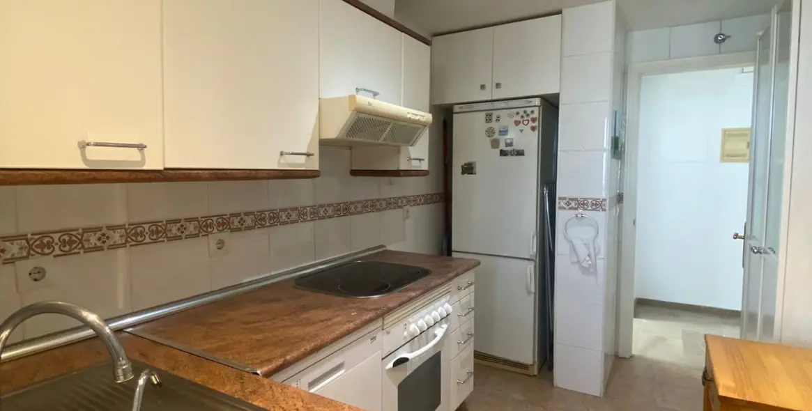 Long-term rent of penthouse in Estepona 11