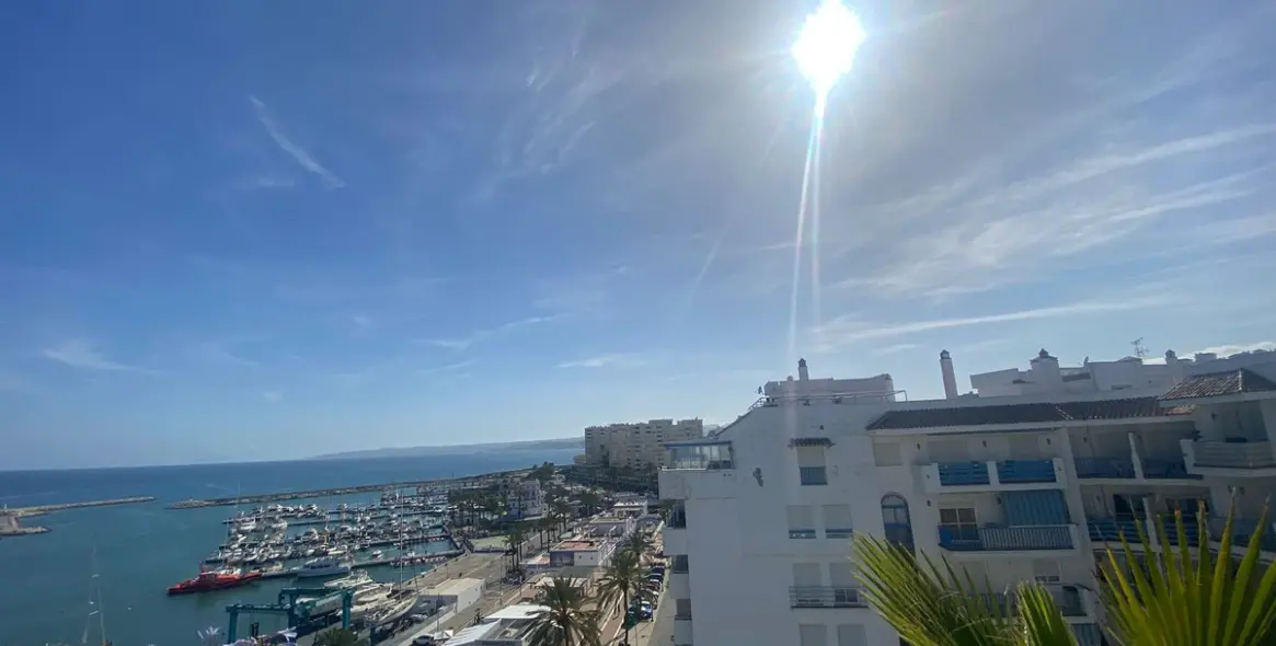 Long-term rent of penthouse in Estepona 15