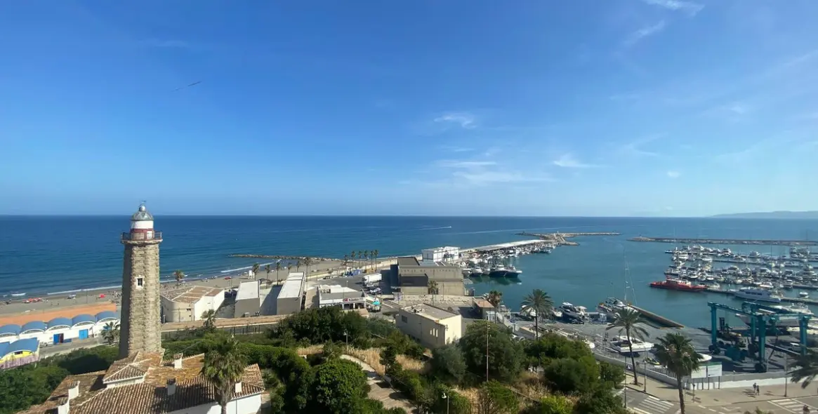 Long-term rent of penthouse in Estepona 21