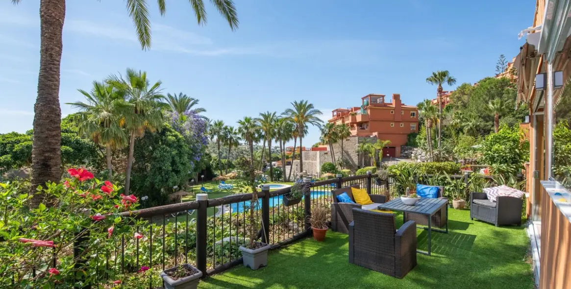 Venta de apartamento en planta baja en Reserva de Marbella 3