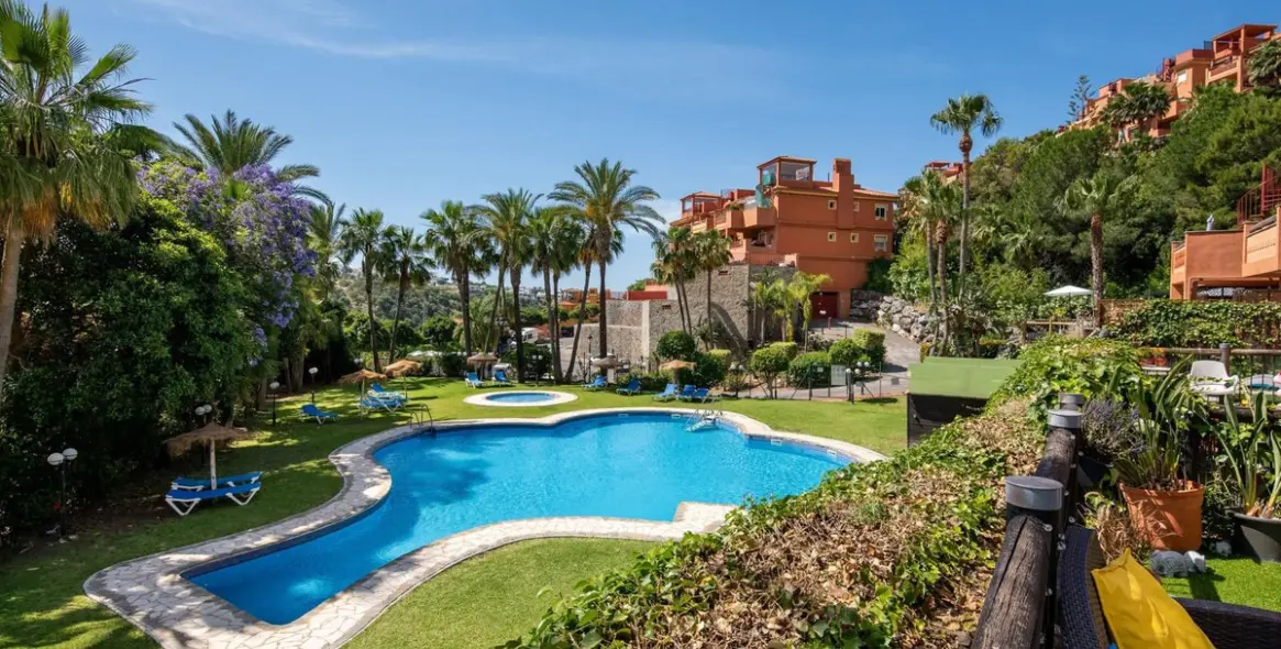 Venta de apartamento en planta baja en Reserva de Marbella 4