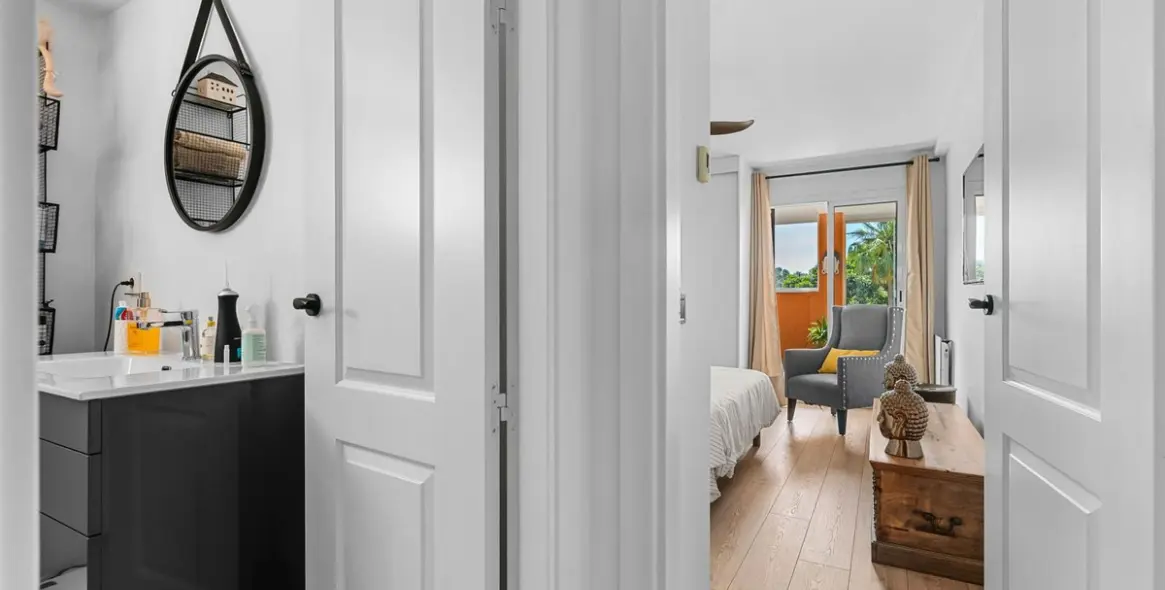Venta de apartamento en planta baja en Reserva de Marbella 15