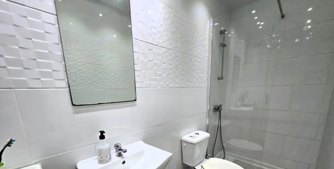 Venta de apartamento en planta media en Mijas Costa 12