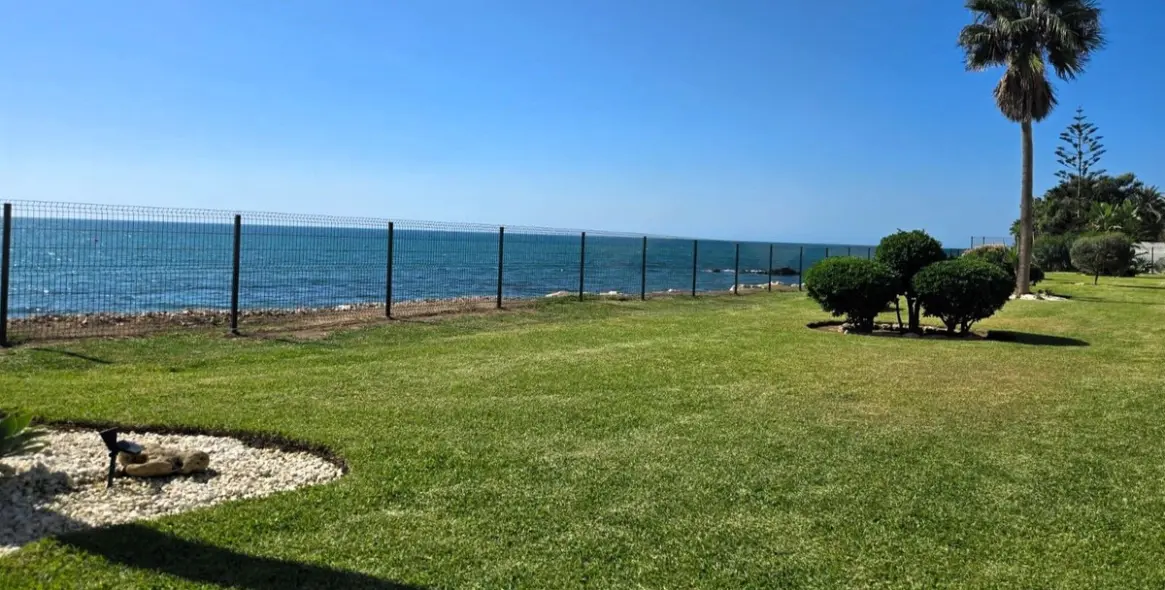 Venta de apartamento en planta media en Mijas Costa 18