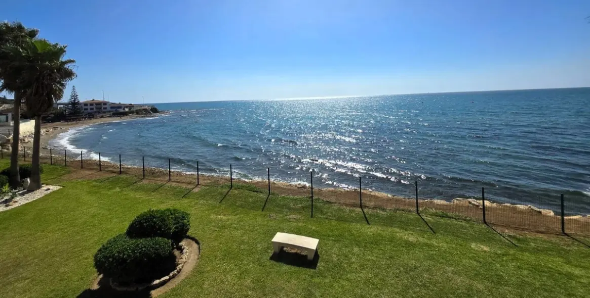 Venta de apartamento en planta media en Mijas Costa 20