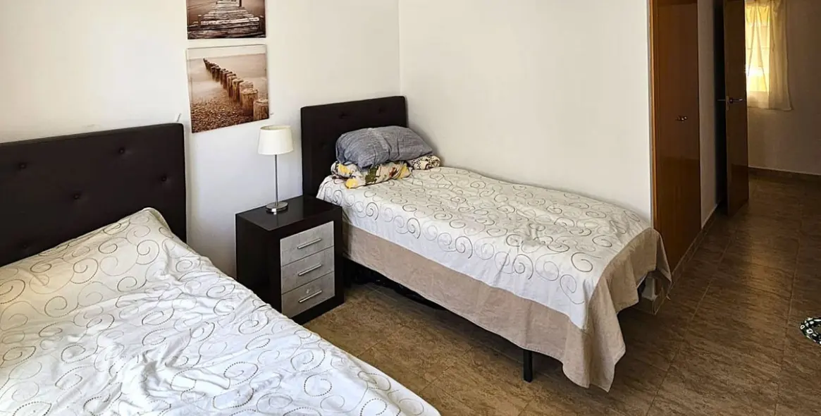 Venta de apartamento en planta media en Estepona 8