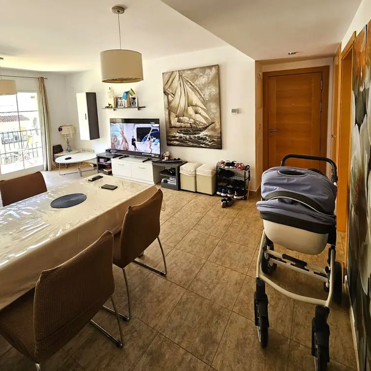 Sale of middle floor apartment in Estepona