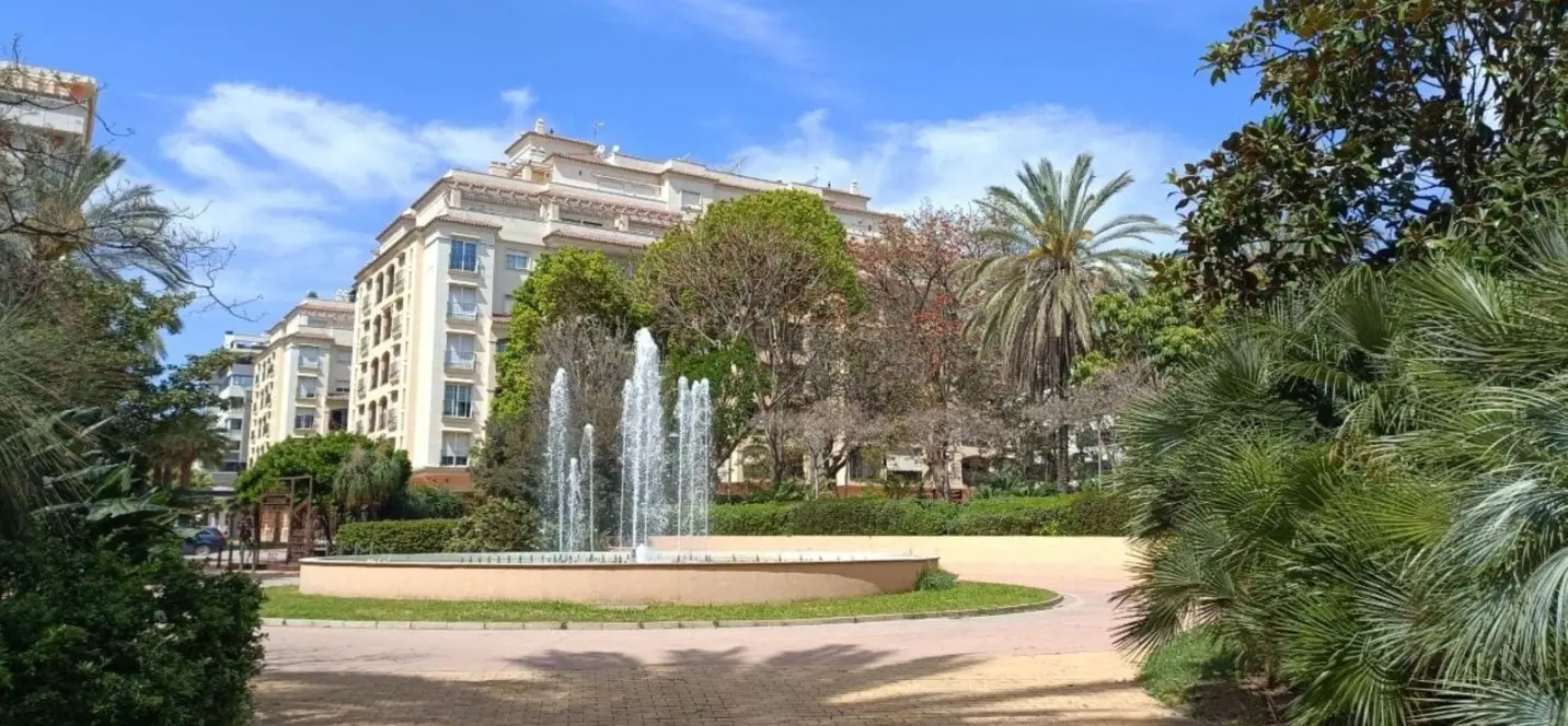 Sale of middle floor apartment in Estepona 4