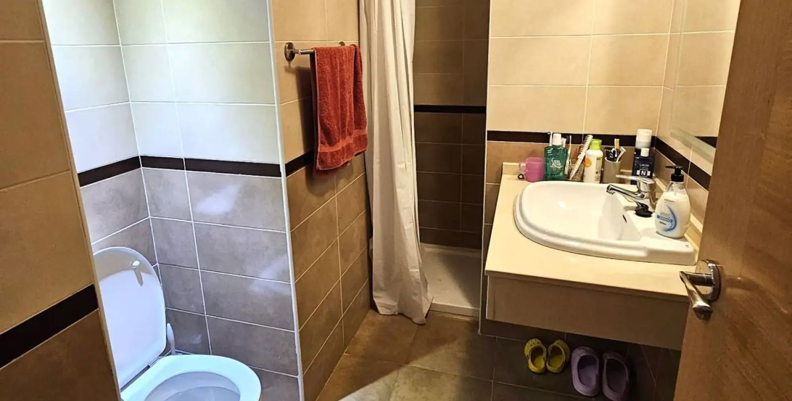 Sale of middle floor apartment in Estepona 10