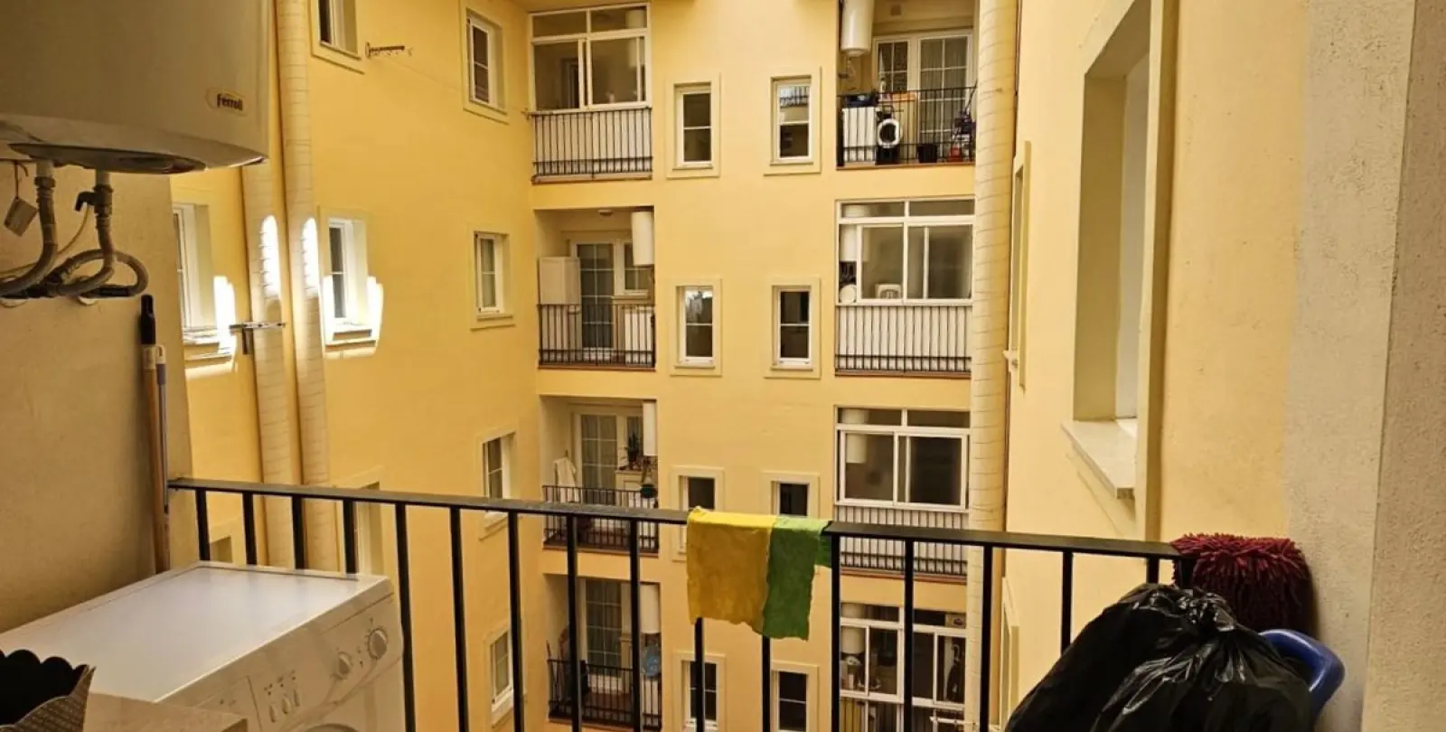 Sale of middle floor apartment in Estepona 12