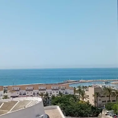 Venta de ático dúplex en Estepona