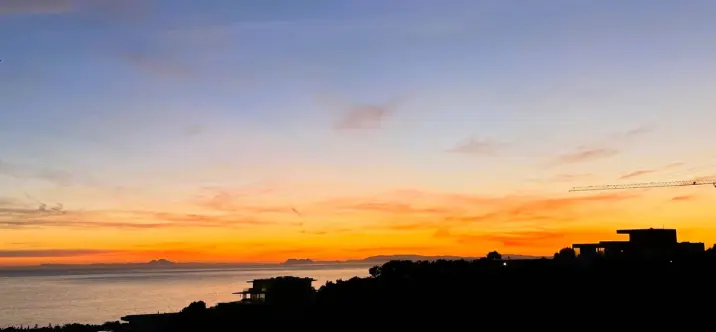 Alquiler a largo plazo de apartamento en planta media en Marbella 0