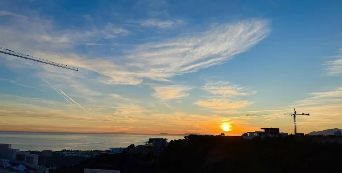 Alquiler a largo plazo de apartamento en planta media en Marbella 2