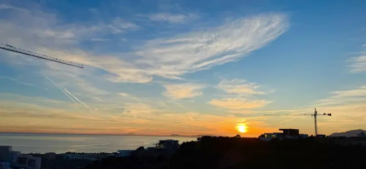 Alquiler a largo plazo de apartamento en planta media en Marbella 1