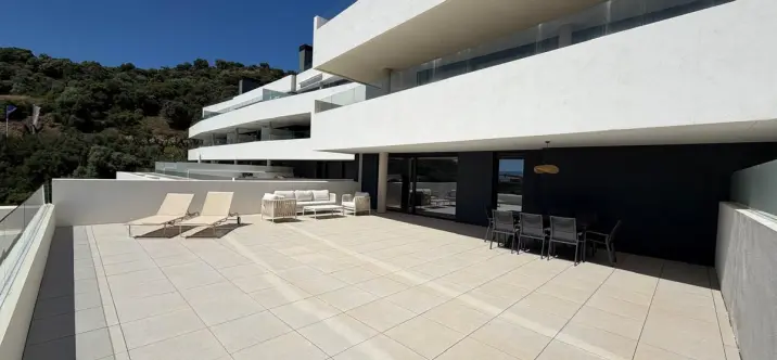 Alquiler a largo plazo de apartamento en planta media en Marbella 2