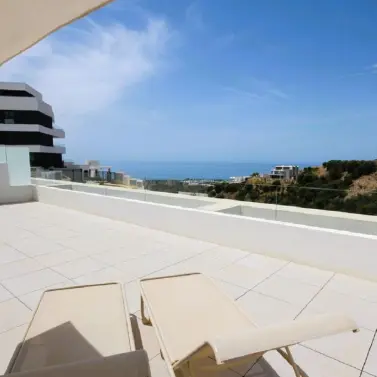 Alquiler a largo plazo de apartamento en planta media en Marbella